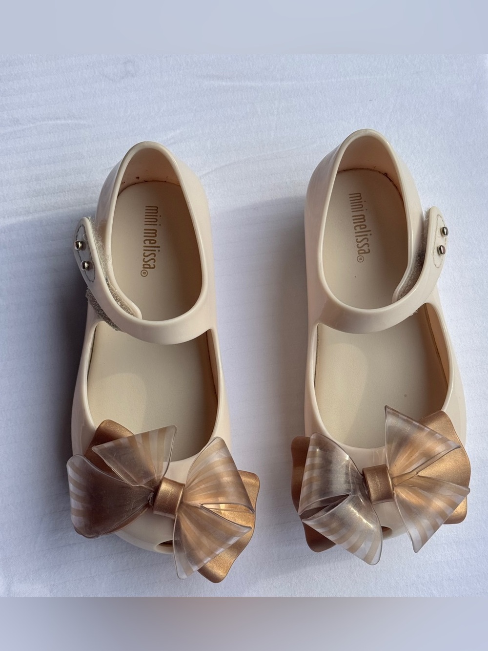 Mini Melissa Cream Girls' Mary Jane with Gold-Tinted Bow